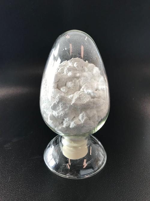 水菱镁矿石是近些年在西藏班戈湖一带新发现的一种含镁非金属矿